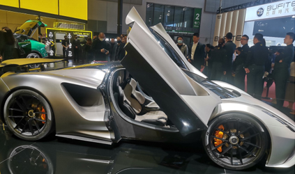 “擁抱汽車(chē)行業(yè)新時(shí)代”，唐能翻譯走進(jìn)2023上海國(guó)際車(chē)展