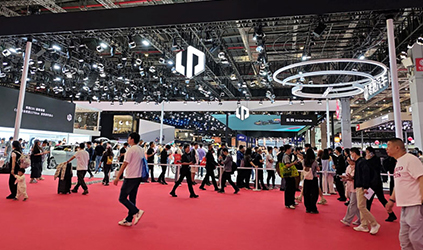 「唐能風(fēng)采」唐能翻譯走進(jìn)2025上海國際車展，共探汽車行業(yè)新趨勢