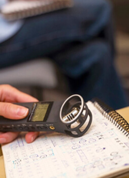 上海正規(guī)的翻譯公司提供口譯及設(shè)備